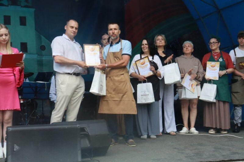 В несвижском парке прошёл открытый сырный фестиваль «СЫРодел»