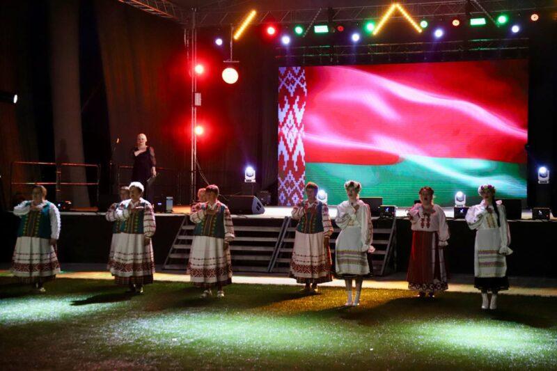 Яркий финал Дня Независимости в Несвиже