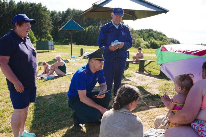 На страже безопасности: спасатели продолжают проводить рейды по местам купания