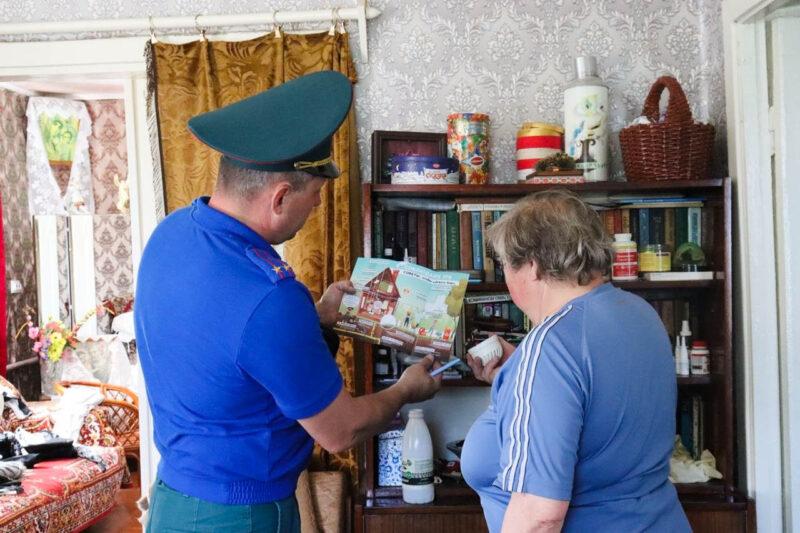 Безопасность — общая забота! Несвижские спасатели продолжают профилактические рейды по жилому сектору