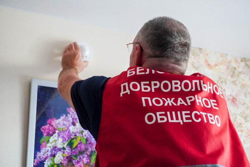 Безопасность — общая забота! Несвижские спасатели продолжают профилактические рейды по жилому сектору