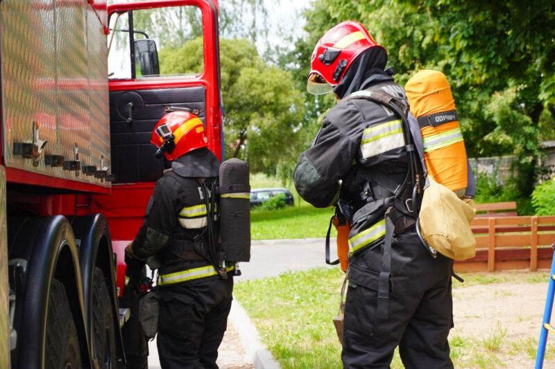 Пожарная безопасность — под контролем спасателей: профилактическое мероприятие прошло в общежитии