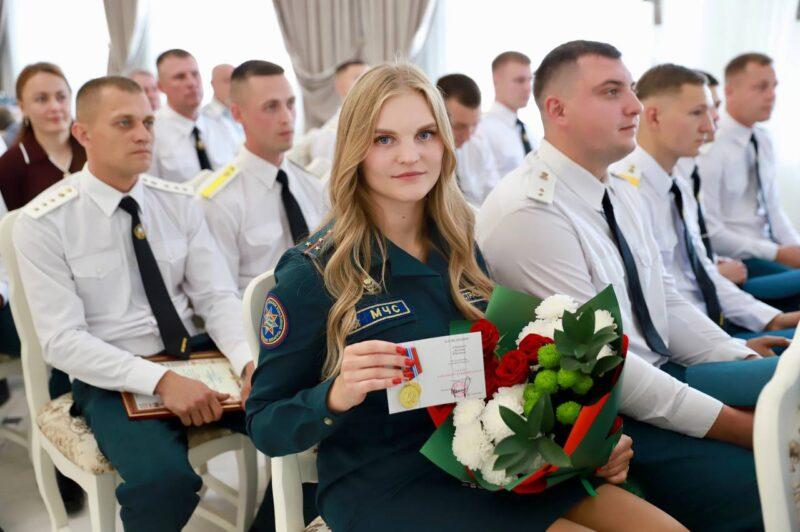 Профессия на рубеже огня: в Несвиже прошло торжественное мероприятие, посвящённое Дню пожарной службы