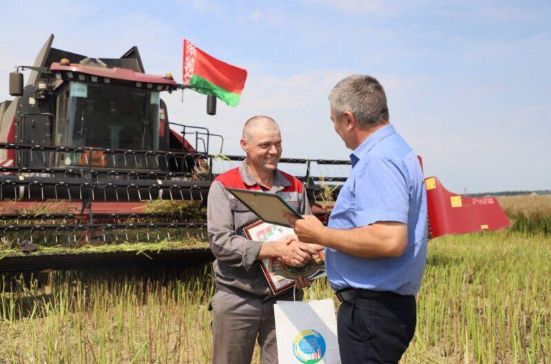 Новые комбайнеры-тысячники на Несвижчине!