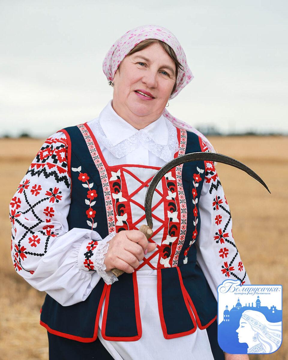 Праект “Беларусачка: культурны код Нясвіжчыны”: Святлана Майсейчык з сярпом