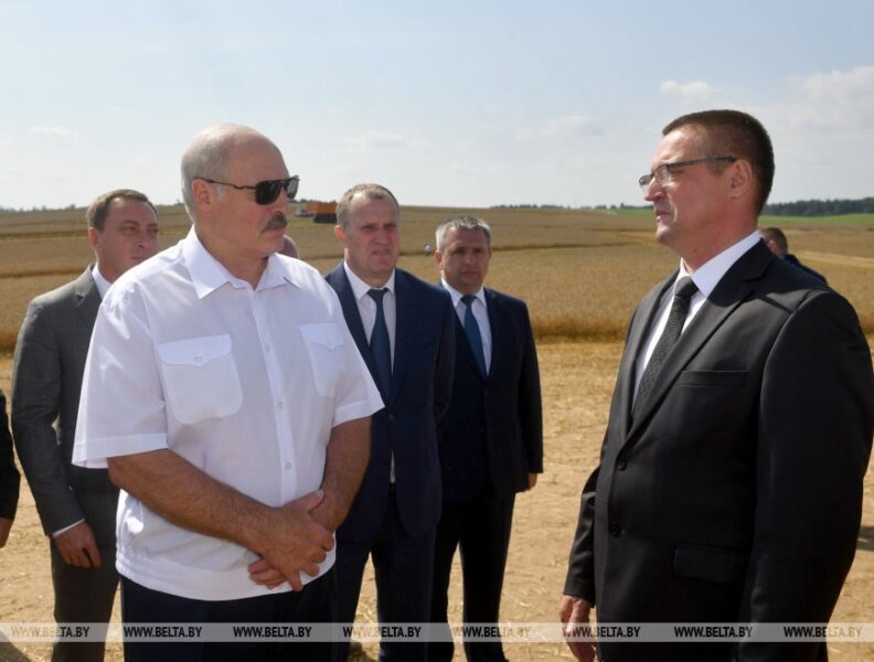 Лукашенко: "Кто не нюхал этого хлеба, тот никогда не поймет, что надо иметь свое". Как Беларусь обеспечивает свою продбезопасность