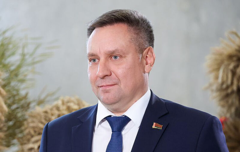 Виды на урожай, сев озимых и экспорт продовольствия. Лукашенко заслушал доклад главы Минсельхозпрода