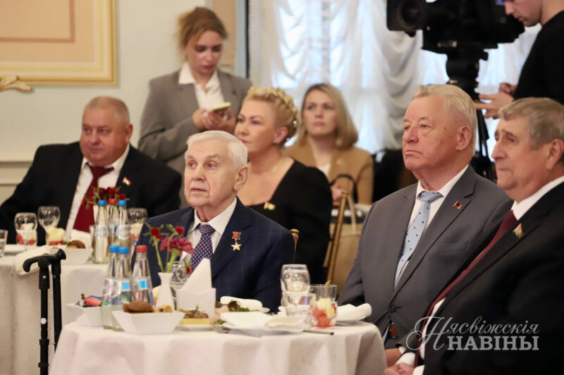 Членов Совета Республики всех созывов от Минской области чествовали в Несвиже на торжественном мероприятии "Время выбрало нас!", приуроченном к 30-летию Национального собрания Республики Беларусь.