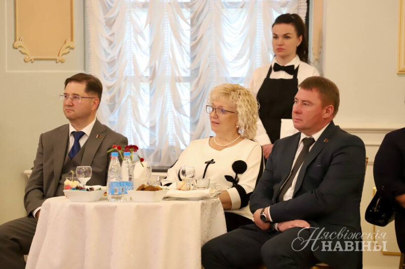 Членов Совета Республики всех созывов от Минской области чествовали в Несвиже на торжественном мероприятии "Время выбрало нас!", приуроченном к 30-летию Национального собрания Республики Беларусь.