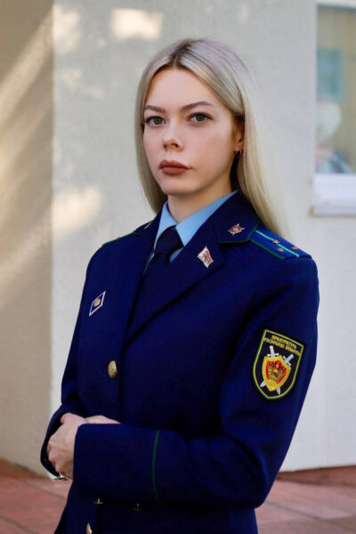 Женственность и погоны
