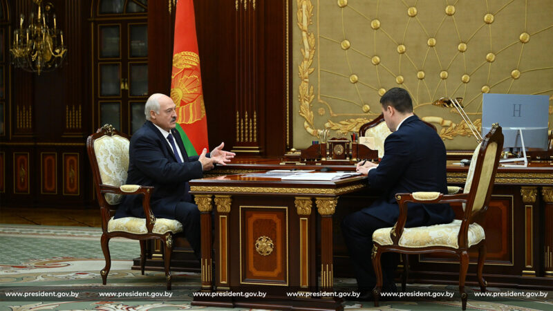 Президент Беларуси Александр Лукашенко 3 сентября принял с докладом Министра образования Андрея Иванца.