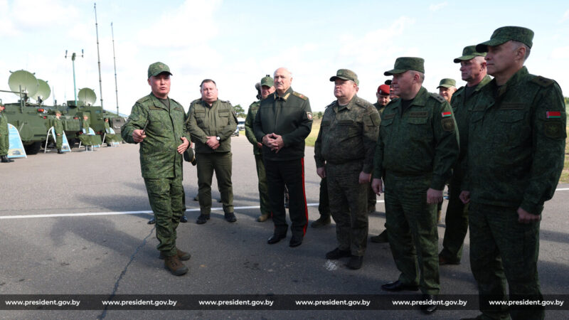 Лукашенко: мы не собираемся ни на кого нападать, но обеспечить безопасность Беларуси обязаны