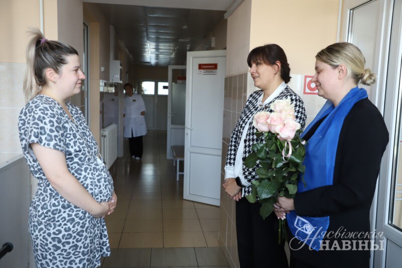 Двойной праздник в семье Самсоник. В День народного единства в Несвиже родился малыш